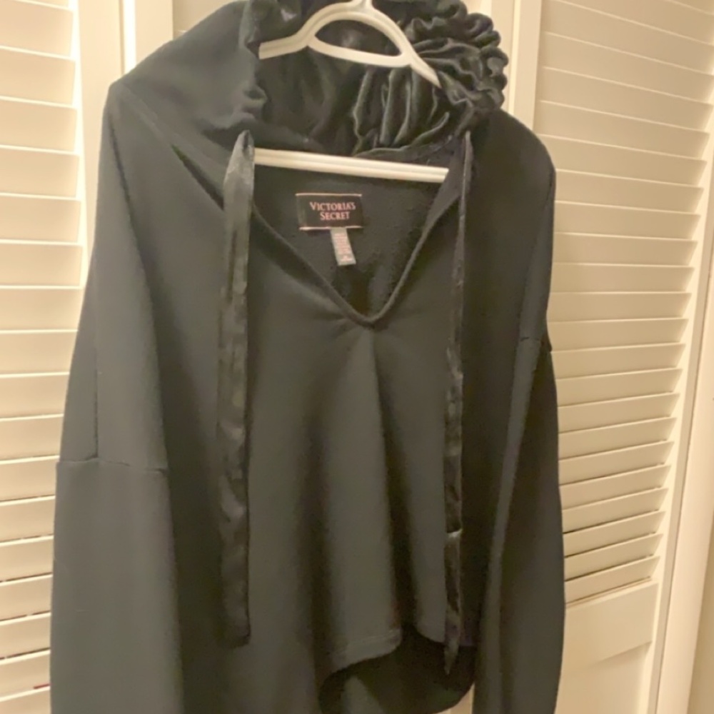 Vs Sweater